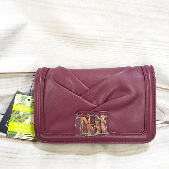 Badgley Mischka Pleated Crossbody Bag Deep Plum Vegan Leather Braid Chain Strap - Picture 1 of 15